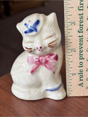 Vintage Ceramic Puss n Boots Salt and Pepper Shakers with Pink Bow